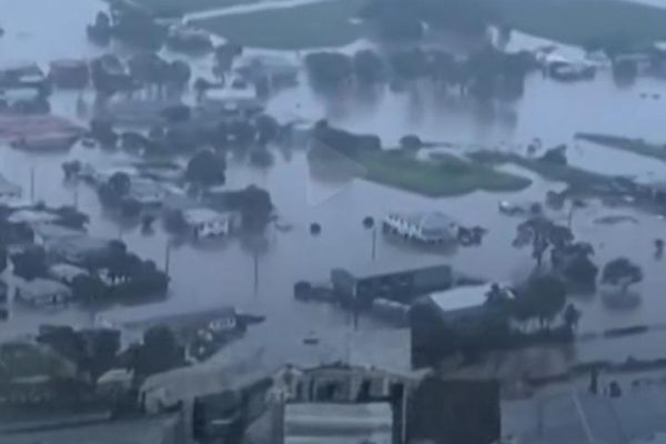 BANJIR BESAR MELANDA AUSTRALIA: RIBUAN ORANG MENGUNGSI, SATU KORBAN TEWAS!
